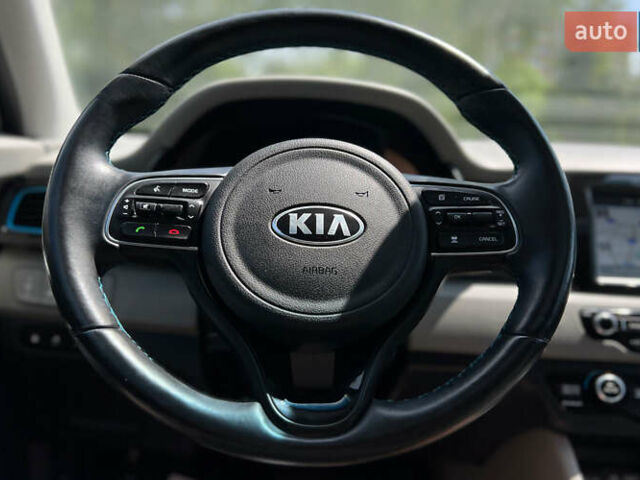 Синій Кіа Niro, об'ємом двигуна 1.6 л та пробігом 92 тис. км за 19700 $, фото 18 на Automoto.ua