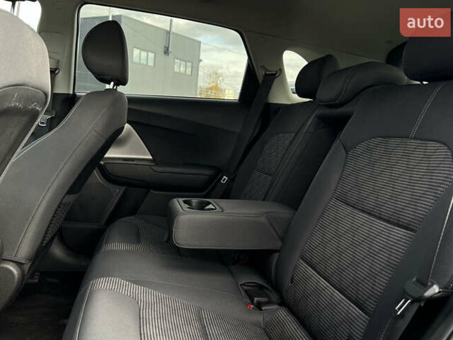 Синий Киа Niro, объемом двигателя 1.58 л и пробегом 91 тыс. км за 17650 $, фото 18 на Automoto.ua