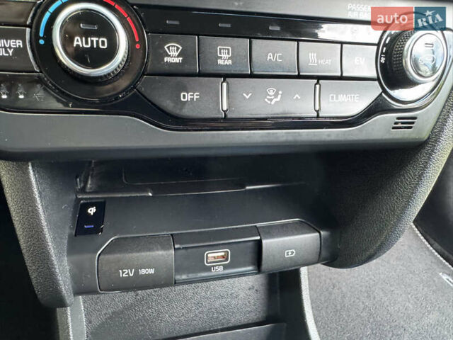 Синій Кіа Niro, об'ємом двигуна 0 л та пробігом 145 тис. км за 16999 $, фото 47 на Automoto.ua