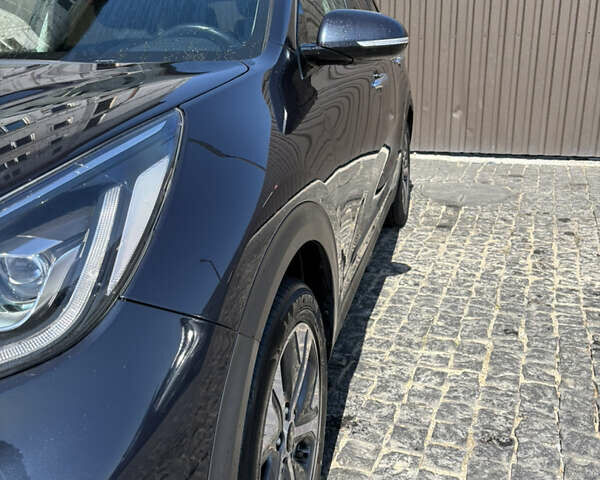 Синий Киа Niro, объемом двигателя 0 л и пробегом 110 тыс. км за 19500 $, фото 3 на Automoto.ua