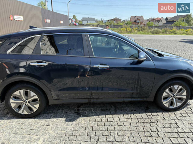 Синій Кіа Niro, об'ємом двигуна 0 л та пробігом 100 тис. км за 19300 $, фото 2 на Automoto.ua