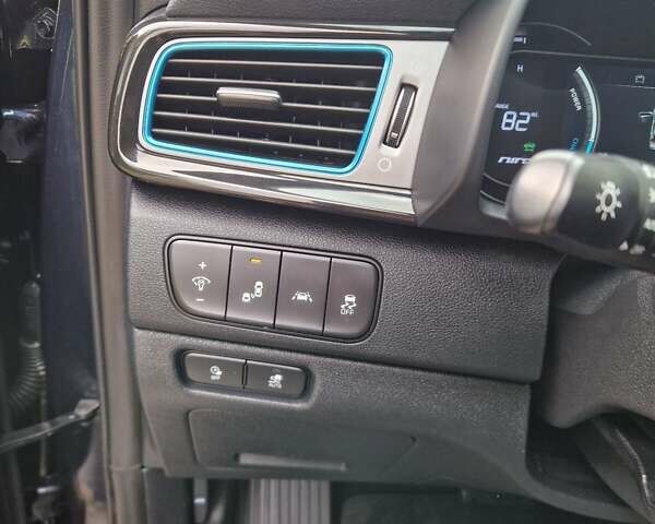 Синій Кіа Niro, об'ємом двигуна 0 л та пробігом 74 тис. км за 18200 $, фото 4 на Automoto.ua