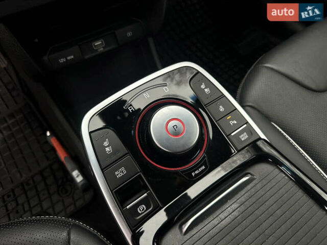 Синій Кіа Niro, об'ємом двигуна 0 л та пробігом 83 тис. км за 18700 $, фото 34 на Automoto.ua
