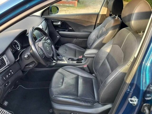 Синий Киа Niro, объемом двигателя 1.6 л и пробегом 78 тыс. км за 10499 $, фото 10 на Automoto.ua