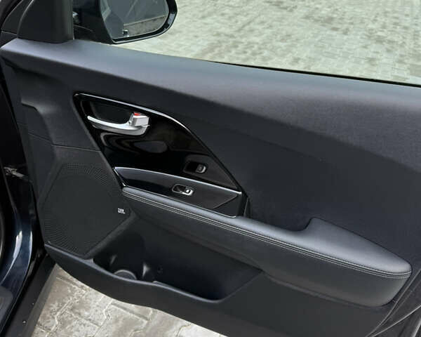 Синий Киа Niro, объемом двигателя 0 л и пробегом 168 тыс. км за 16800 $, фото 33 на Automoto.ua