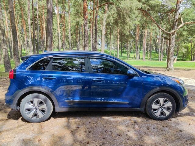 Синій Кіа Niro, об'ємом двигуна 0.16 л та пробігом 44 тис. км за 19500 $, фото 3 на Automoto.ua