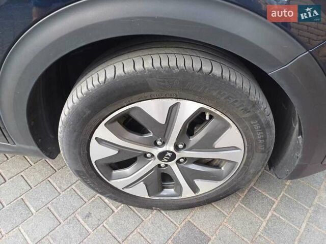 Синий Киа Niro, объемом двигателя 0 л и пробегом 164 тыс. км за 17500 $, фото 4 на Automoto.ua
