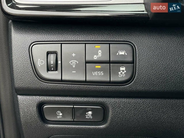 Синій Кіа Niro, об'ємом двигуна 0 л та пробігом 130 тис. км за 18455 $, фото 47 на Automoto.ua