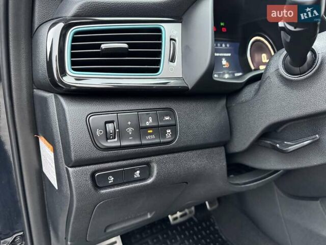 Синий Киа Niro, объемом двигателя 0 л и пробегом 172 тыс. км за 16950 $, фото 24 на Automoto.ua