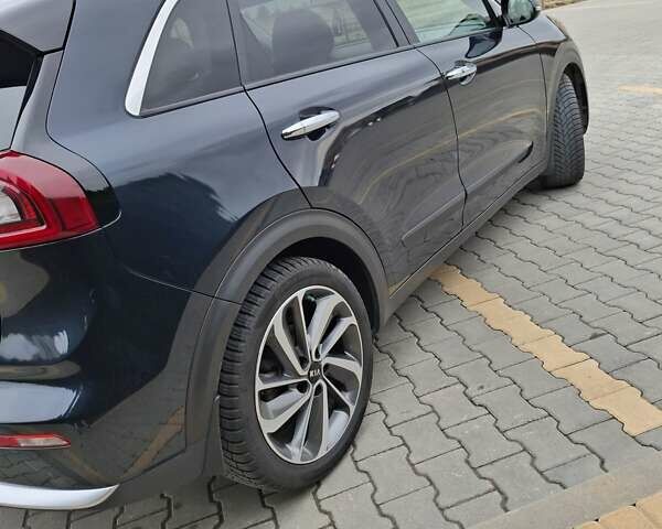 Синій Кіа Niro, об'ємом двигуна 1.58 л та пробігом 67 тис. км за 17800 $, фото 6 на Automoto.ua