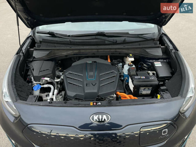 Синій Кіа Niro, об'ємом двигуна 0 л та пробігом 130 тис. км за 18455 $, фото 70 на Automoto.ua