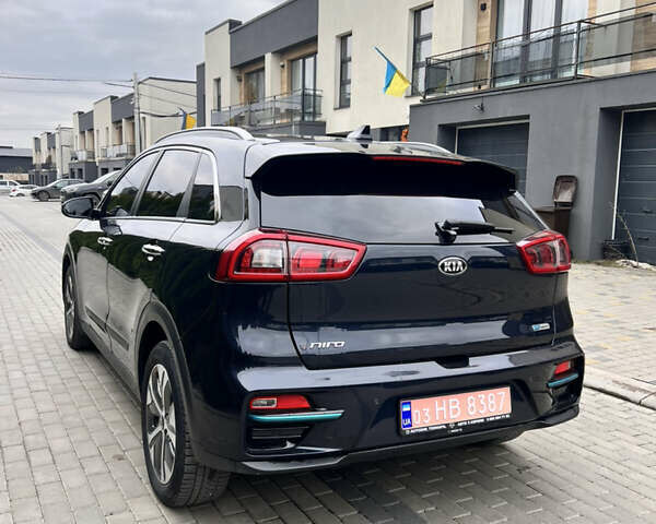 Синій Кіа Niro, об'ємом двигуна 0 л та пробігом 65 тис. км за 18500 $, фото 3 на Automoto.ua