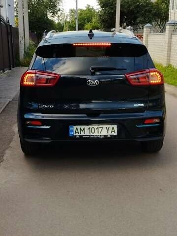Синій Кіа Niro, об'ємом двигуна 0 л та пробігом 105 тис. км за 18500 $, фото 3 на Automoto.ua