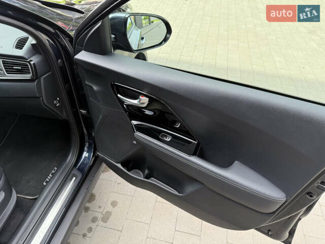 Синій Кіа Niro, об'ємом двигуна 0 л та пробігом 147 тис. км за 17400 $, фото 20 на Automoto.ua