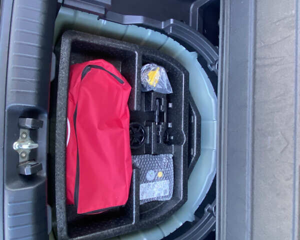 Синий Киа Niro, объемом двигателя 0 л и пробегом 129 тыс. км за 17999 $, фото 13 на Automoto.ua