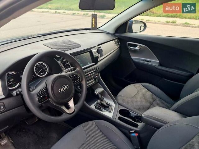 Синий Киа Niro, объемом двигателя 1.58 л и пробегом 371 тыс. км за 14000 $, фото 8 на Automoto.ua