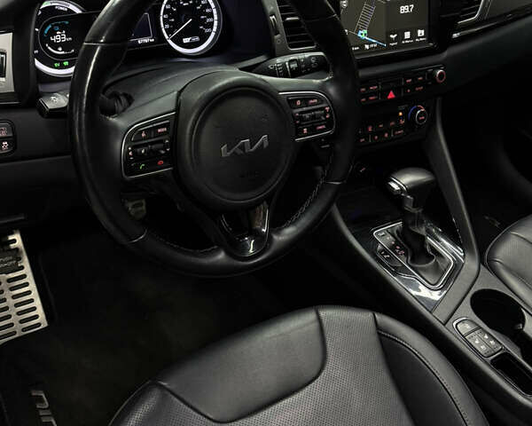 Синий Киа Niro, объемом двигателя 1.58 л и пробегом 67 тыс. км за 18500 $, фото 18 на Automoto.ua