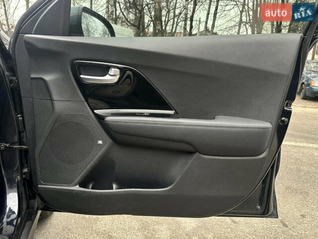 Синій Кіа Niro, об'ємом двигуна 0 л та пробігом 83 тис. км за 18700 $, фото 43 на Automoto.ua
