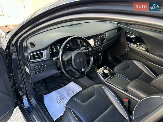 Киа Niro 2019 в Ивано-Франковске на Automoto.ua Синий Киа Niro, объемом двигателя 0 л и пробегом 155 тыс. км за 18650 $, фото 60 на Automoto.ua