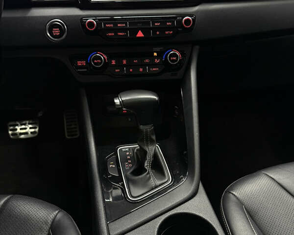 Синий Киа Niro, объемом двигателя 1.58 л и пробегом 67 тыс. км за 18500 $, фото 23 на Automoto.ua