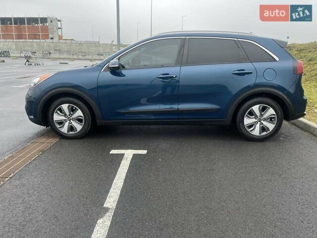 Синий Киа Niro, объемом двигателя 1.58 л и пробегом 160 тыс. км за 16300 $, фото 4 на Automoto.ua
