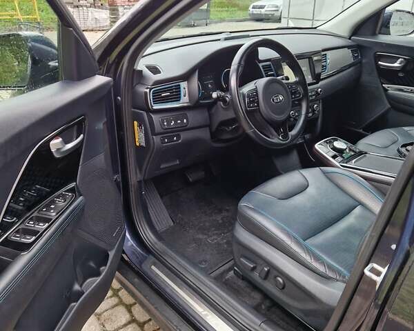 Синій Кіа Niro, об'ємом двигуна 0 л та пробігом 74 тис. км за 18200 $, фото 8 на Automoto.ua