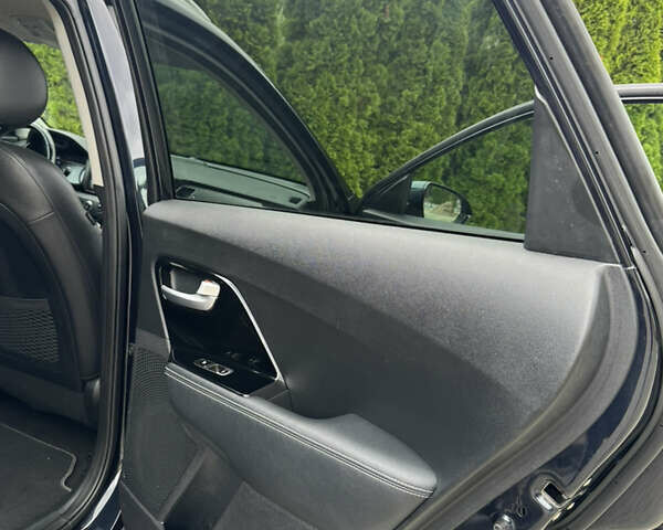 Синий Киа Niro, объемом двигателя 0 л и пробегом 88 тыс. км за 17777 $, фото 65 на Automoto.ua