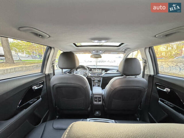 Синий Киа Niro, объемом двигателя 1.6 л и пробегом 52 тыс. км за 19800 $, фото 29 на Automoto.ua