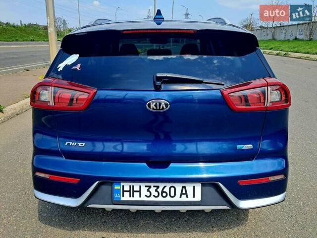 Синий Киа Niro, объемом двигателя 1.58 л и пробегом 371 тыс. км за 14000 $, фото 1 на Automoto.ua