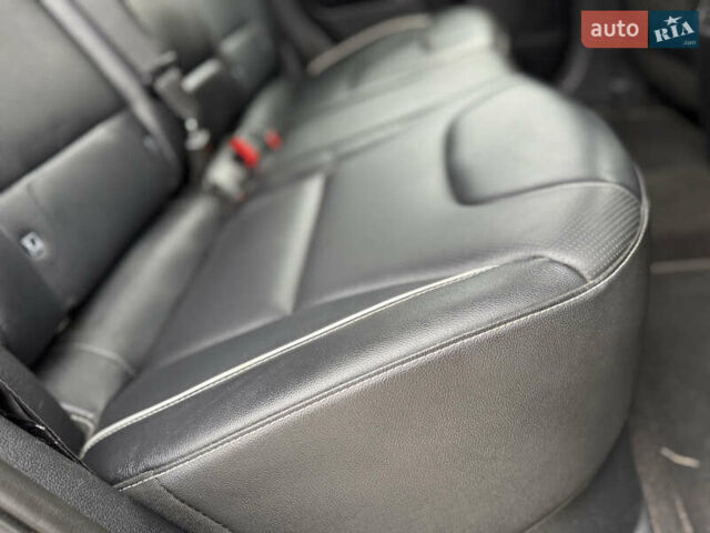 Синий Киа Niro, объемом двигателя 0 л и пробегом 88 тыс. км за 17777 $, фото 60 на Automoto.ua