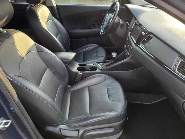 Синий Киа Niro, объемом двигателя 1.6 л и пробегом 78 тыс. км за 10499 $, фото 13 на Automoto.ua