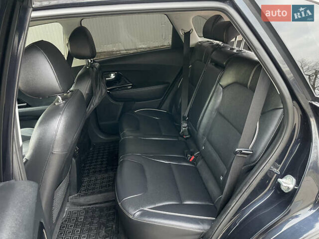 Синій Кіа Niro, об'ємом двигуна 0 л та пробігом 130 тис. км за 18455 $, фото 30 на Automoto.ua