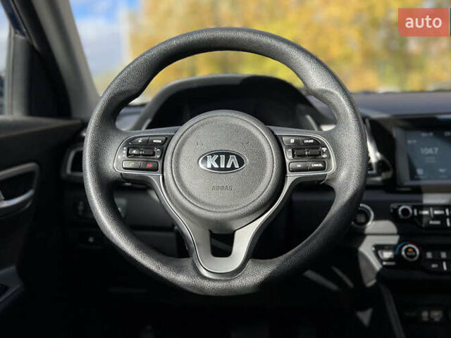 Синий Киа Niro, объемом двигателя 1.58 л и пробегом 91 тыс. км за 17650 $, фото 8 на Automoto.ua