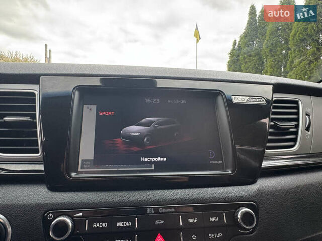 Синий Киа Niro, объемом двигателя 0 л и пробегом 88 тыс. км за 17777 $, фото 41 на Automoto.ua