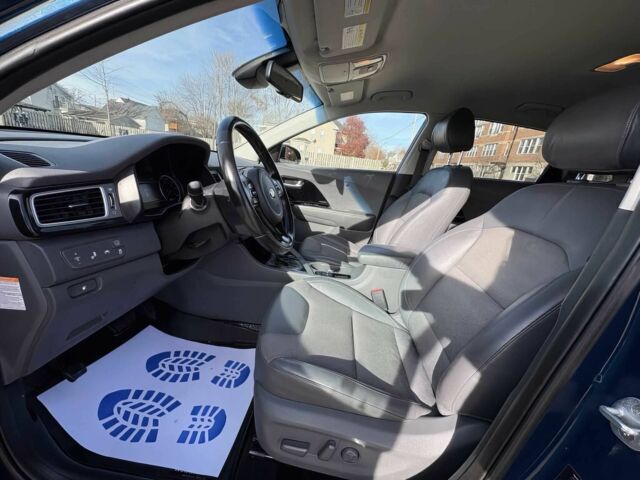 Синій Кіа Niro, об'ємом двигуна 1.6 л та пробігом 41 тис. км за 7300 $, фото 8 на Automoto.ua