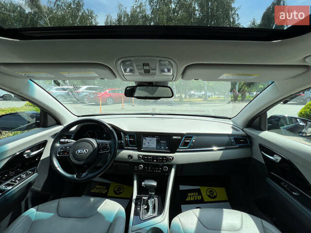 Синій Кіа Niro, об'ємом двигуна 1.6 л та пробігом 92 тис. км за 19700 $, фото 11 на Automoto.ua