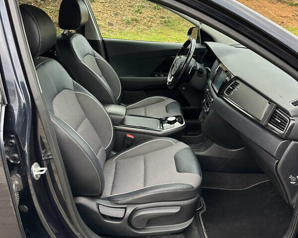 Синий Киа Niro, объемом двигателя 0 л и пробегом 120 тыс. км за 14999 $, фото 20 на Automoto.ua