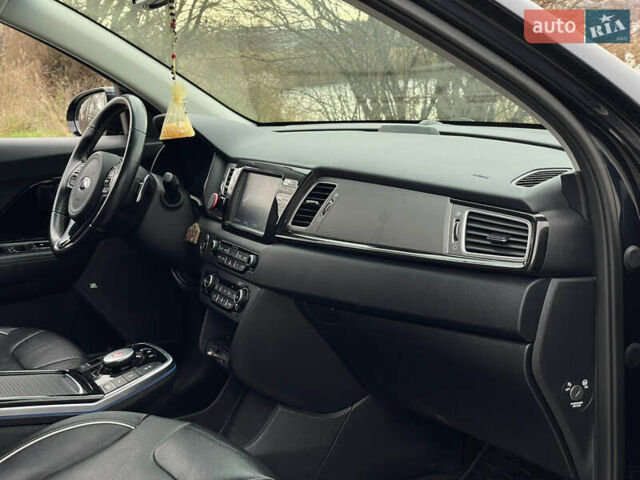 Синій Кіа Niro, об'ємом двигуна 0 л та пробігом 130 тис. км за 18455 $, фото 39 на Automoto.ua