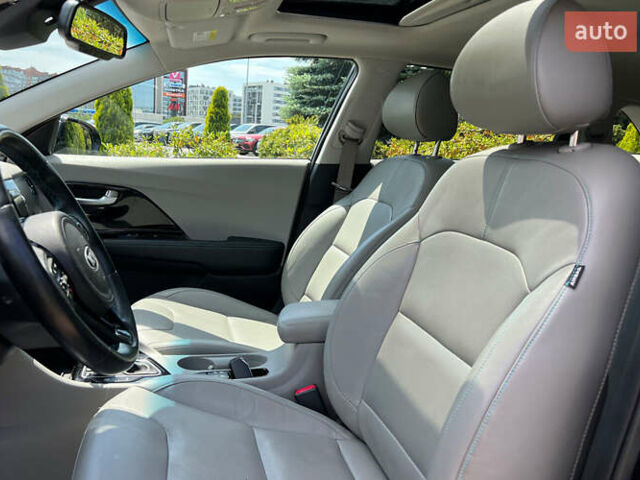 Синій Кіа Niro, об'ємом двигуна 1.6 л та пробігом 92 тис. км за 19700 $, фото 13 на Automoto.ua