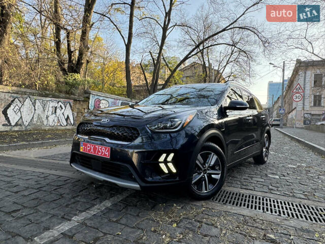 Синий Киа Niro, объемом двигателя 1.6 л и пробегом 52 тыс. км за 19800 $, фото 1 на Automoto.ua