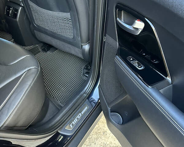 Синий Киа Niro, объемом двигателя 0 л и пробегом 155 тыс. км за 18650 $, фото 85 на Automoto.ua