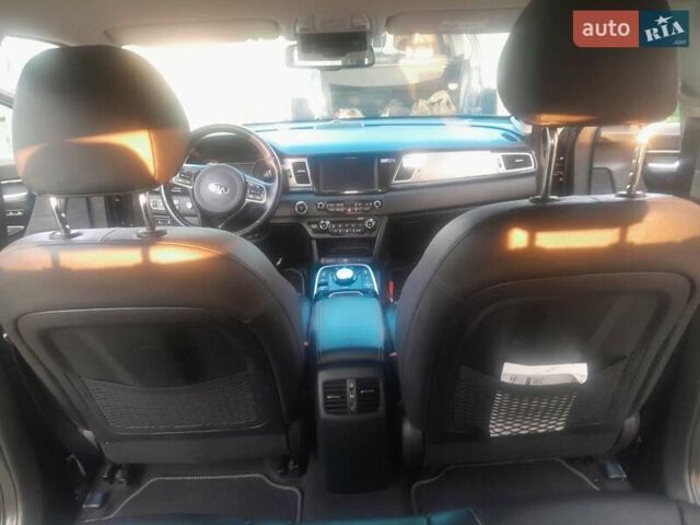 Синий Киа Niro, объемом двигателя 0 л и пробегом 128 тыс. км за 17800 $, фото 73 на Automoto.ua