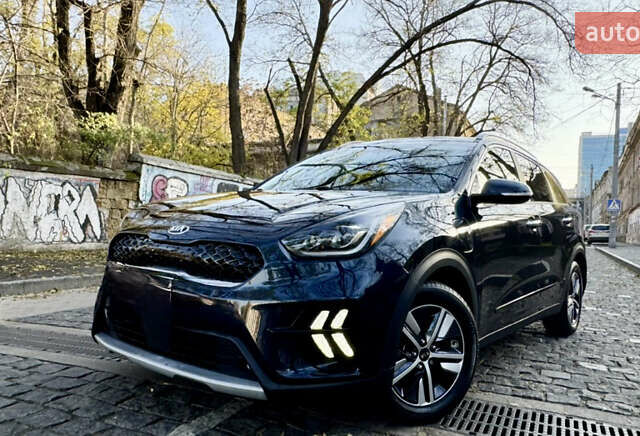 Синий Киа Niro, объемом двигателя 1.58 л и пробегом 52 тыс. км за 22000 $, фото 1 на Automoto.ua