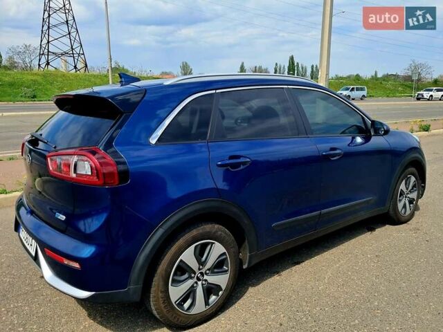 Синий Киа Niro, объемом двигателя 1.58 л и пробегом 371 тыс. км за 14000 $, фото 5 на Automoto.ua