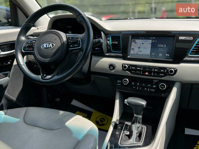 Синій Кіа Niro, об'ємом двигуна 1.6 л та пробігом 92 тис. км за 19700 $, фото 12 на Automoto.ua