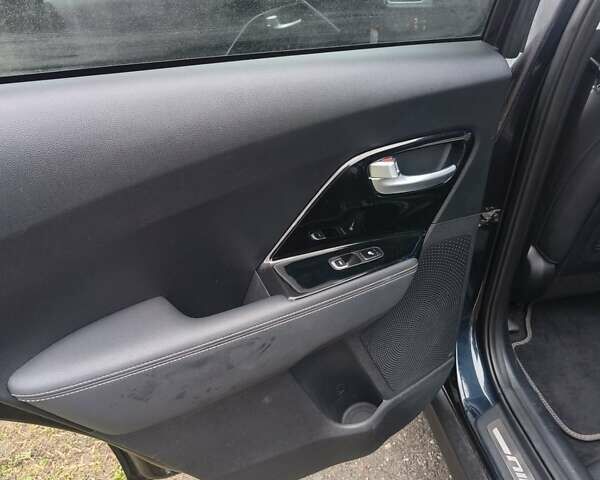 Синий Киа Niro, объемом двигателя 0 л и пробегом 132 тыс. км за 17000 $, фото 4 на Automoto.ua