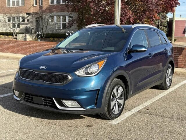 Синій Кіа Niro, об'ємом двигуна 1.6 л та пробігом 41 тис. км за 7300 $, фото 2 на Automoto.ua
