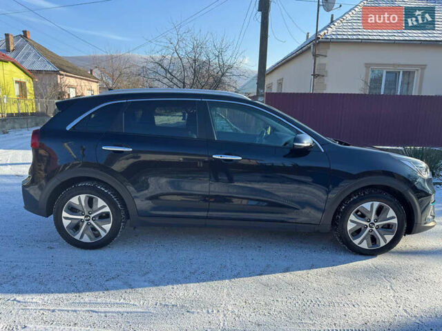 Синий Киа Niro, объемом двигателя 0 л и пробегом 153 тыс. км за 18990 $, фото 3 на Automoto.ua