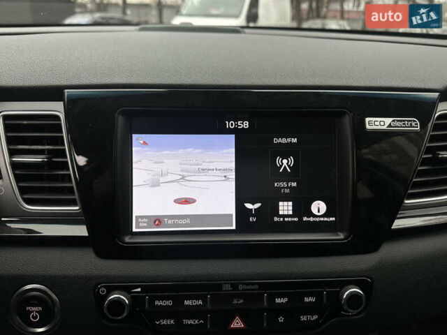 Синій Кіа Niro, об'ємом двигуна 0 л та пробігом 83 тис. км за 18700 $, фото 29 на Automoto.ua