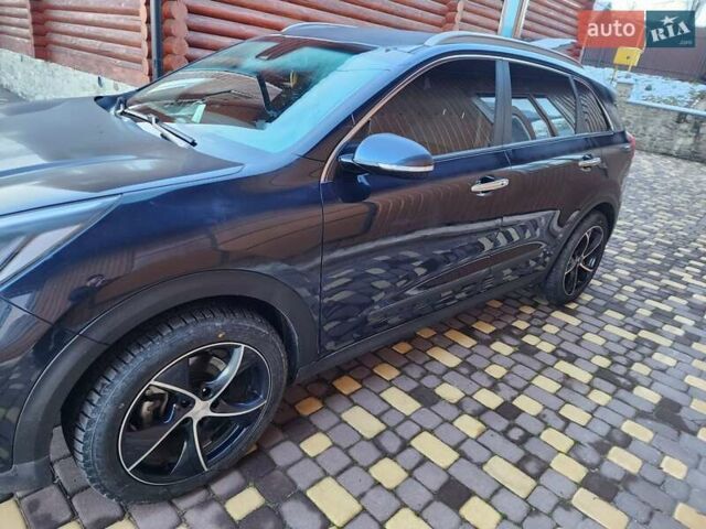 Синий Киа Niro, объемом двигателя 0 л и пробегом 119 тыс. км за 18300 $, фото 4 на Automoto.ua